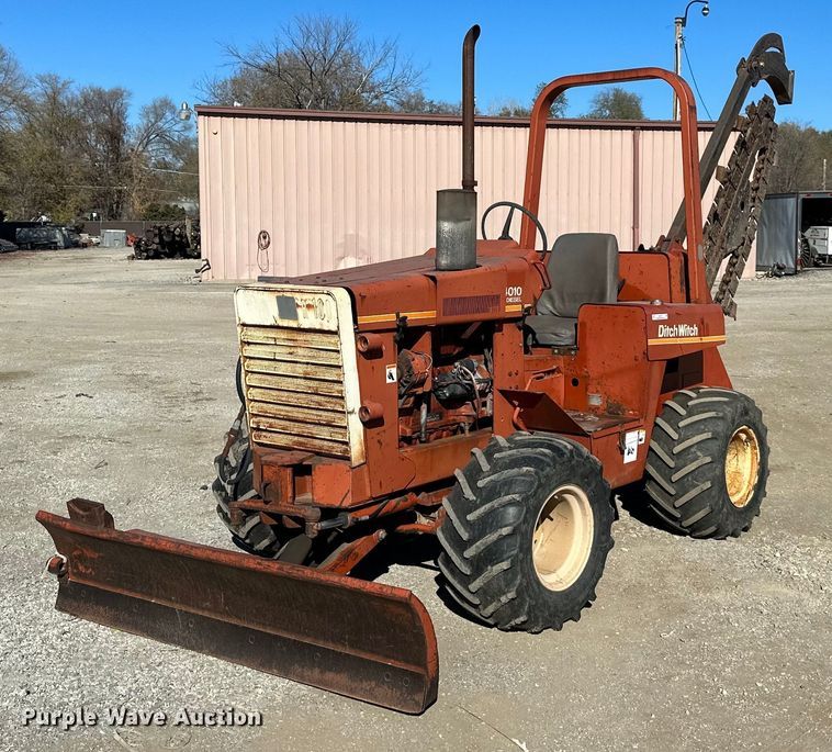 image for item NL9213 1981 Ditch Witch 4010  trencher