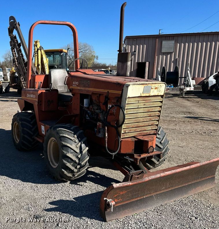 image for item NL9213 1981 Ditch Witch 4010  trencher