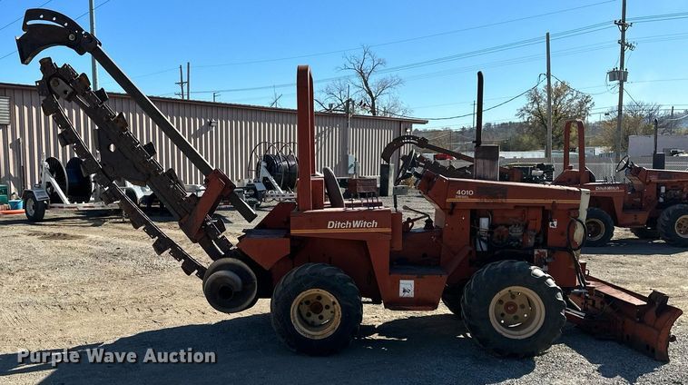 image for item NL9213 1981 Ditch Witch 4010  trencher