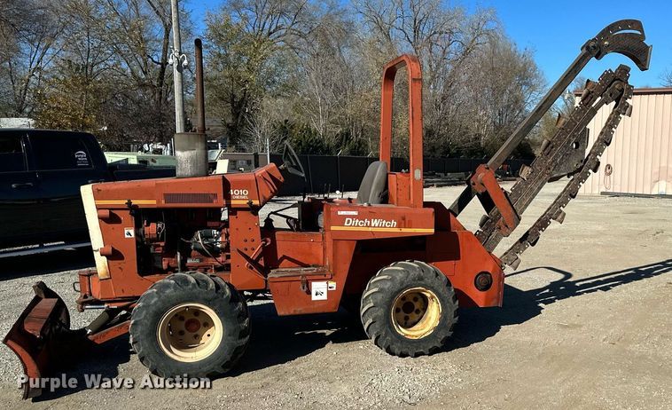 image for item NL9213 1981 Ditch Witch 4010  trencher