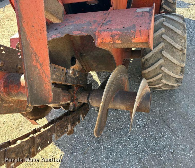 image for item NL9213 1981 Ditch Witch 4010  trencher