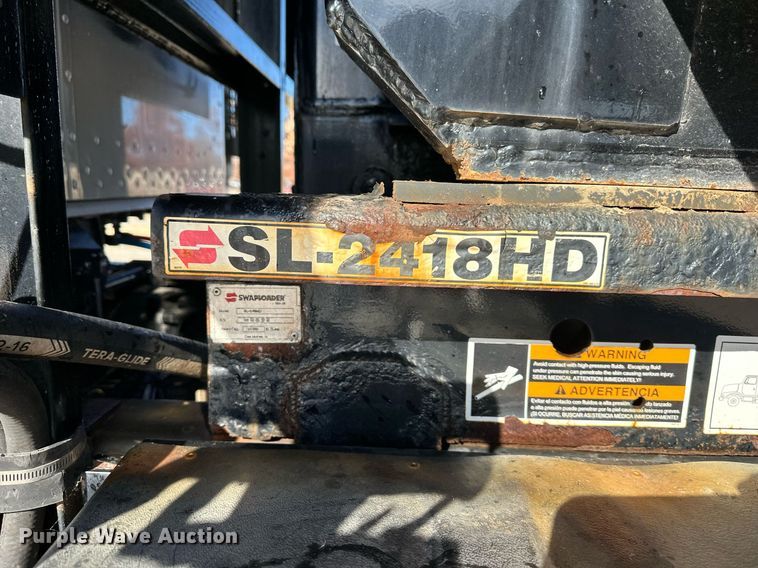 image for item NL9272 2017 Peterbilt 348  hook lift truck