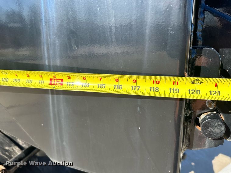 image for item NL9272 2017 Peterbilt 348  hook lift truck