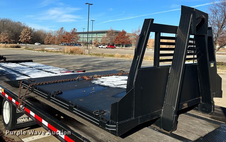 image for item NL9272 2017 Peterbilt 348  hook lift truck