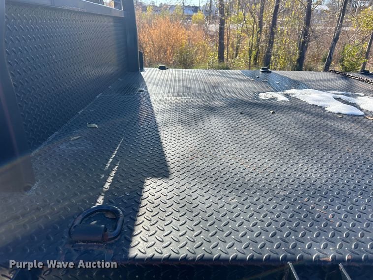 image for item NL9272 2017 Peterbilt 348  hook lift truck