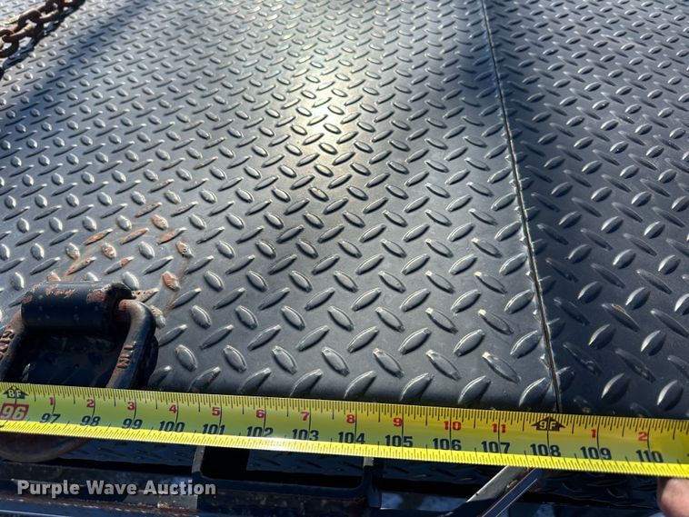 image for item NL9272 2017 Peterbilt 348  hook lift truck