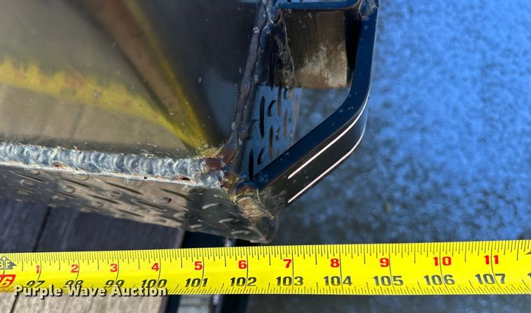 image for item NL9272 2017 Peterbilt 348  hook lift truck