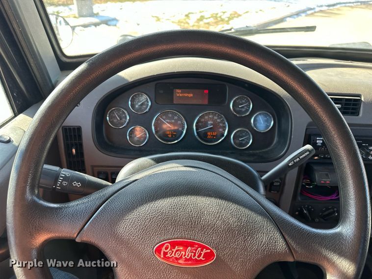 image for item NL9272 2017 Peterbilt 348  hook lift truck