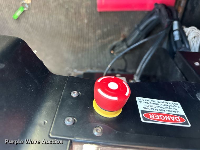 image for item NL9272 2017 Peterbilt 348  hook lift truck