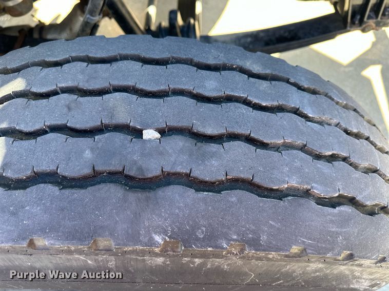 image for item NL9272 2017 Peterbilt 348  hook lift truck