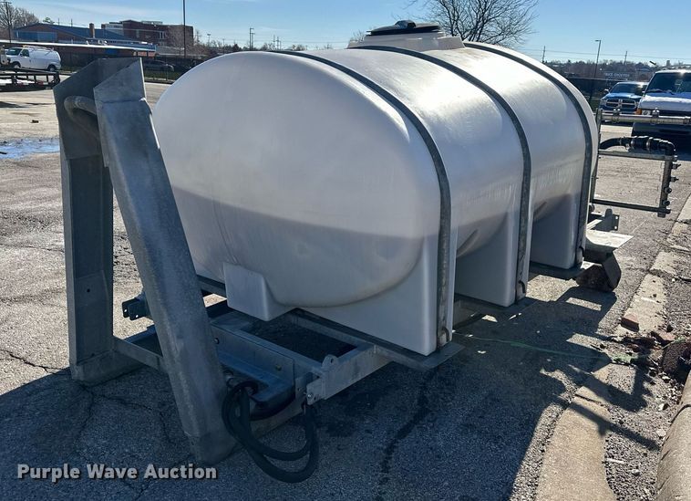 image for item NL9272 2017 Peterbilt 348  hook lift truck