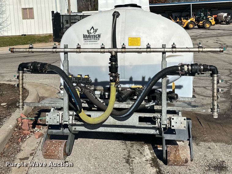 image for item NL9272 2017 Peterbilt 348  hook lift truck