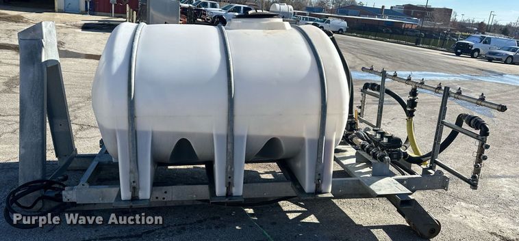 image for item NL9272 2017 Peterbilt 348  hook lift truck