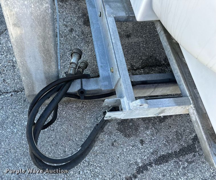 image for item NL9272 2017 Peterbilt 348  hook lift truck