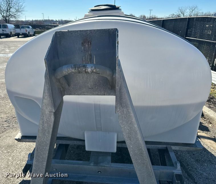 image for item NL9272 2017 Peterbilt 348  hook lift truck