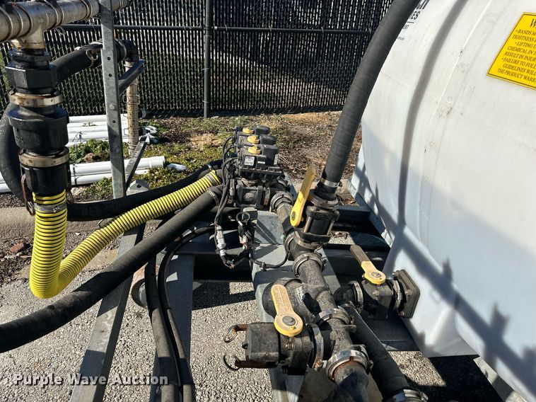 image for item NL9272 2017 Peterbilt 348  hook lift truck