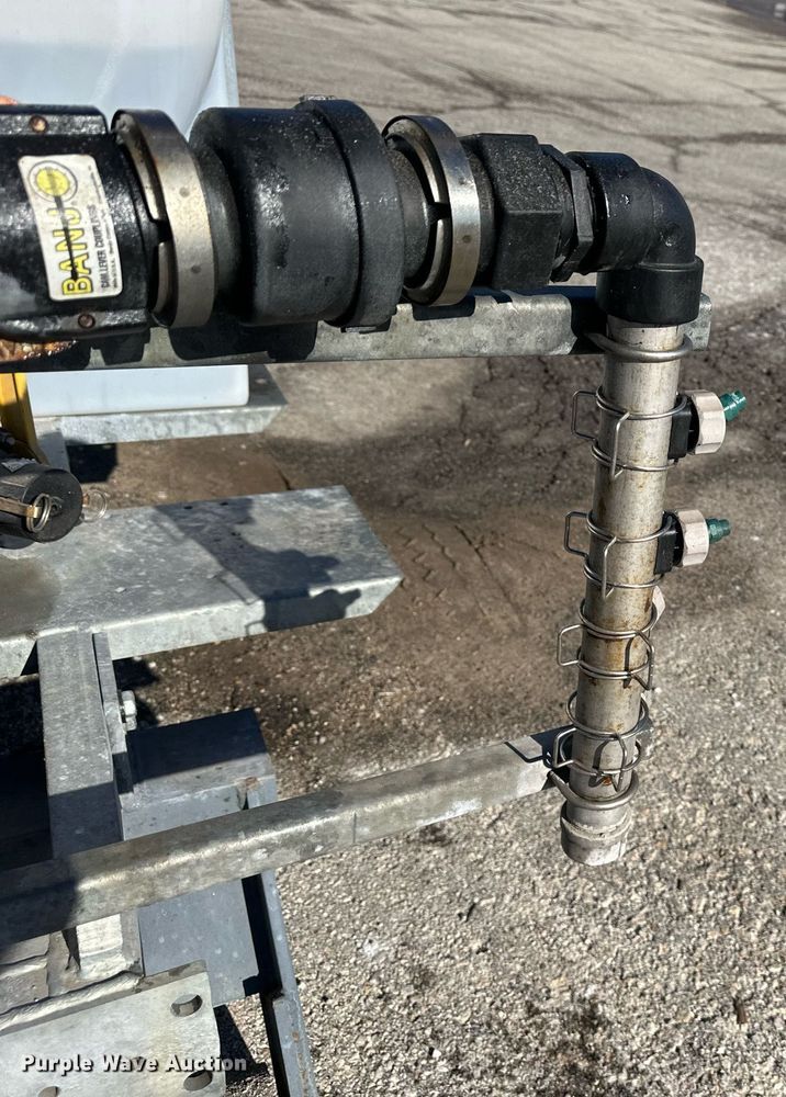 image for item NL9272 2017 Peterbilt 348  hook lift truck