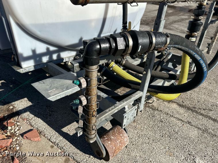 image for item NL9272 2017 Peterbilt 348  hook lift truck