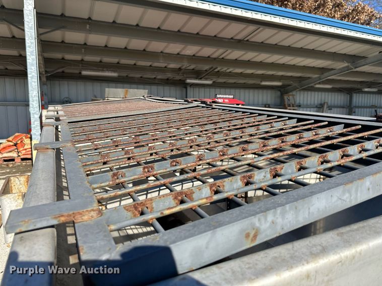 image for item NL9272 2017 Peterbilt 348  hook lift truck