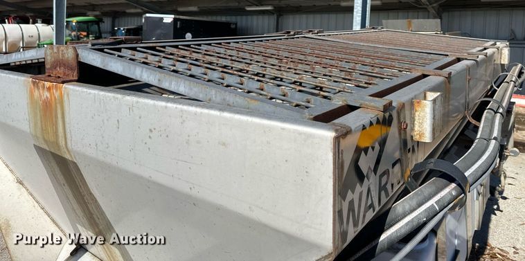 image for item NL9272 2017 Peterbilt 348  hook lift truck