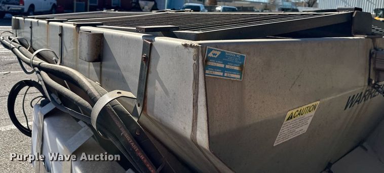 image for item NL9272 2017 Peterbilt 348  hook lift truck