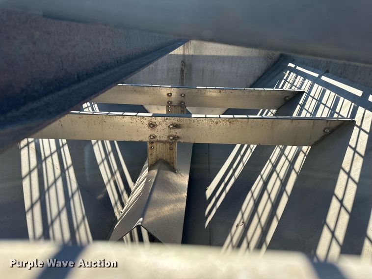 image for item NL9272 2017 Peterbilt 348  hook lift truck