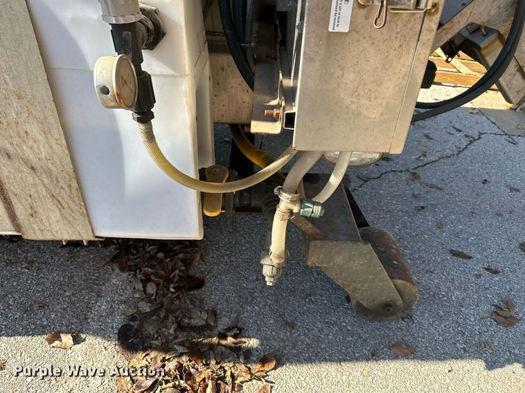 image for item NL9272 2017 Peterbilt 348  hook lift truck