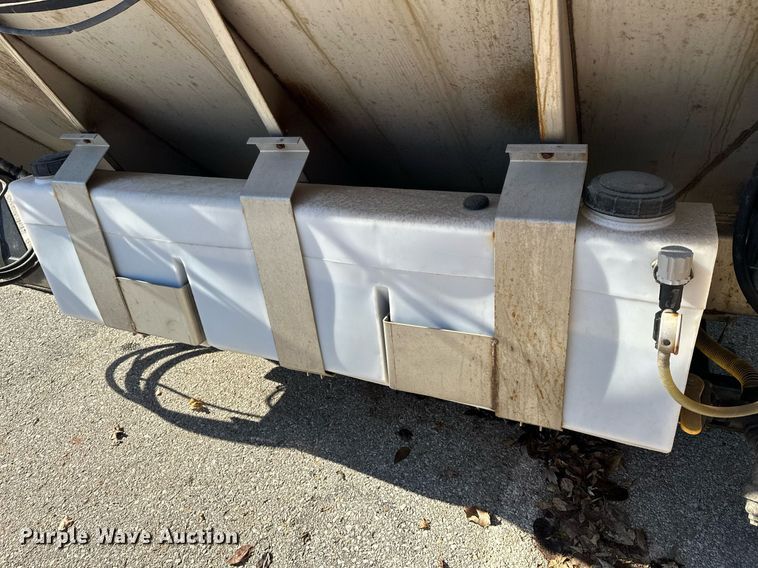 image for item NL9272 2017 Peterbilt 348  hook lift truck