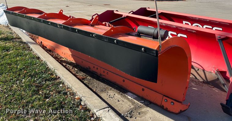 image for item NL9272 2017 Peterbilt 348  hook lift truck