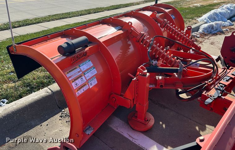 image for item NL9272 2017 Peterbilt 348  hook lift truck