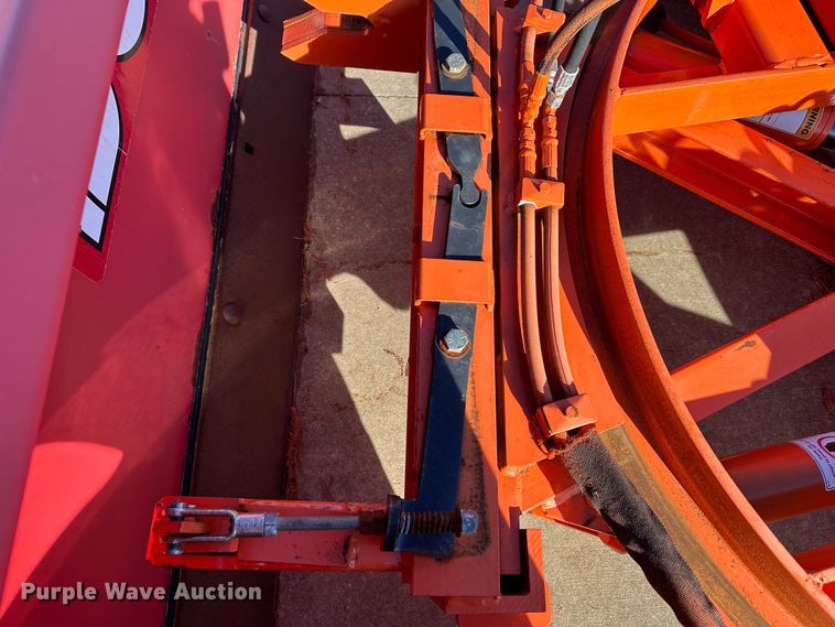 image for item NL9272 2017 Peterbilt 348  hook lift truck