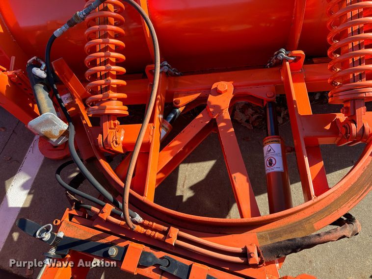 image for item NL9272 2017 Peterbilt 348  hook lift truck