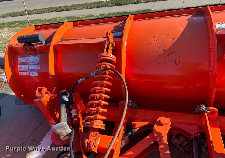 image for item NL9272 2017 Peterbilt 348  hook lift truck