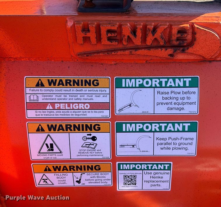 image for item NL9272 2017 Peterbilt 348  hook lift truck