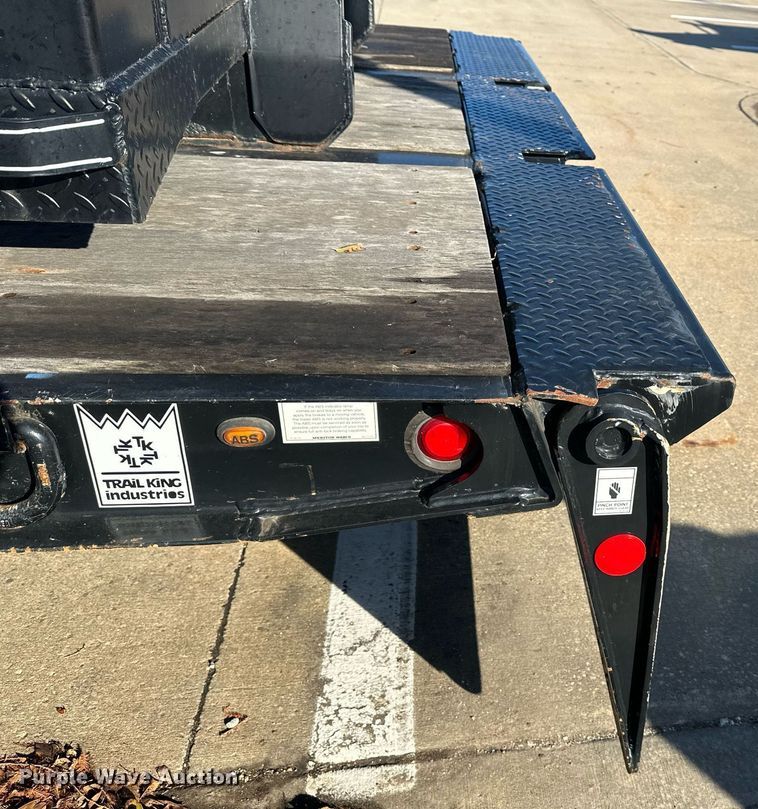 image for item NL9273 2018 Trail King TK40RB  equipment trailer