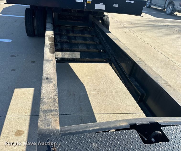 image for item NL9273 2018 Trail King TK40RB  equipment trailer