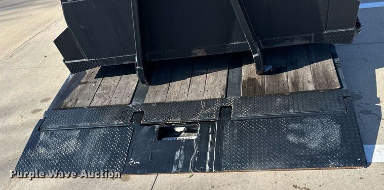 image for item NL9273 2018 Trail King TK40RB  equipment trailer