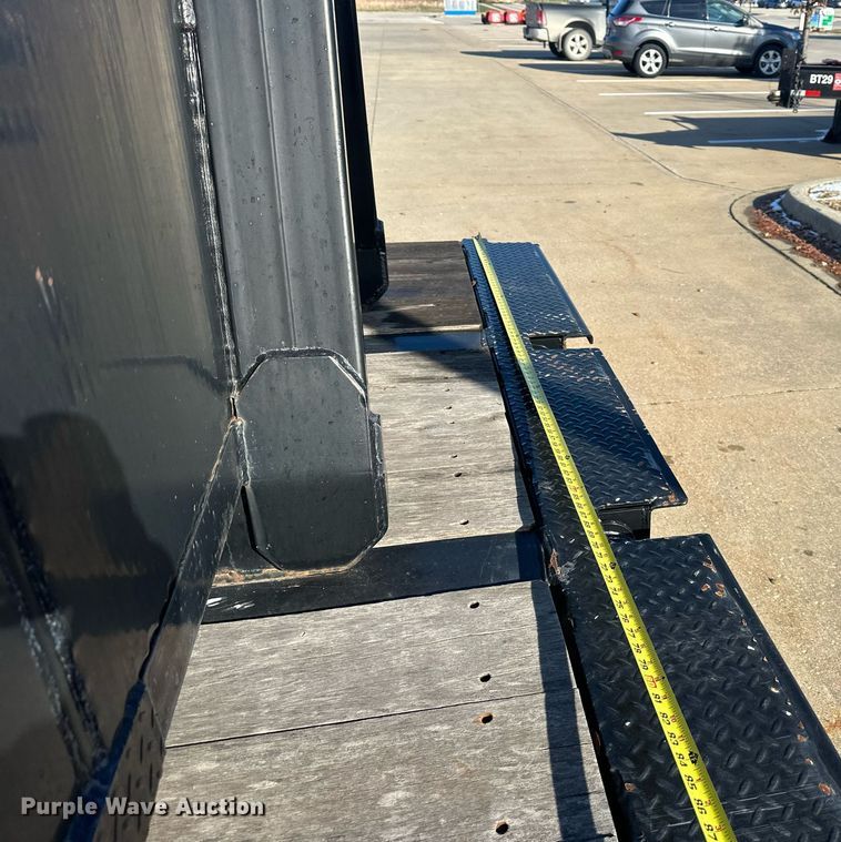 image for item NL9273 2018 Trail King TK40RB  equipment trailer