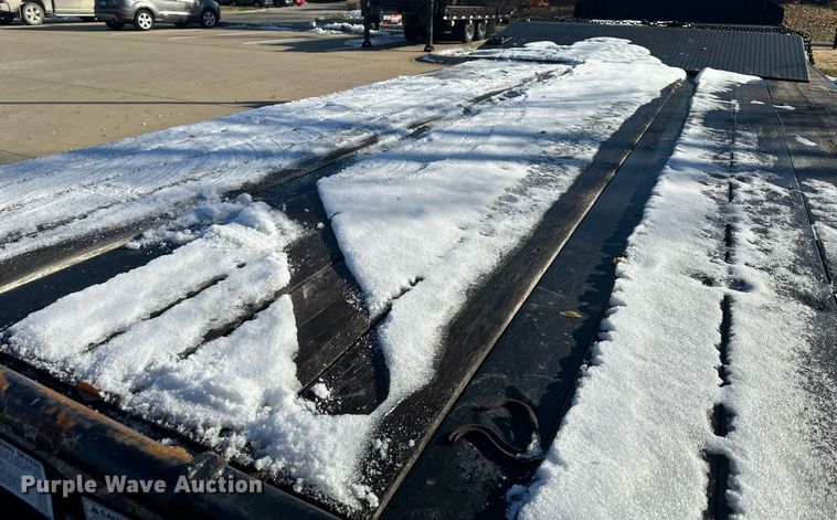 image for item NL9273 2018 Trail King TK40RB  equipment trailer