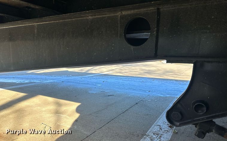 image for item NL9273 2018 Trail King TK40RB  equipment trailer