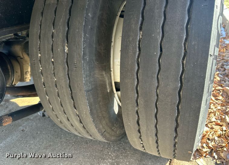 image for item NL9273 2018 Trail King TK40RB  equipment trailer