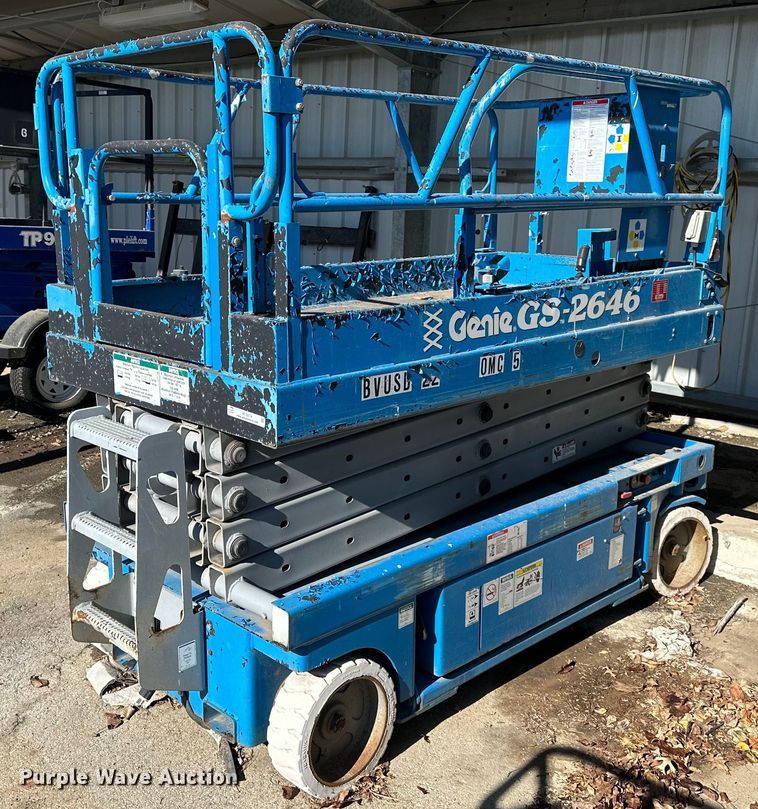image for item NL9274 1999 Genie GS2646  scissor lift