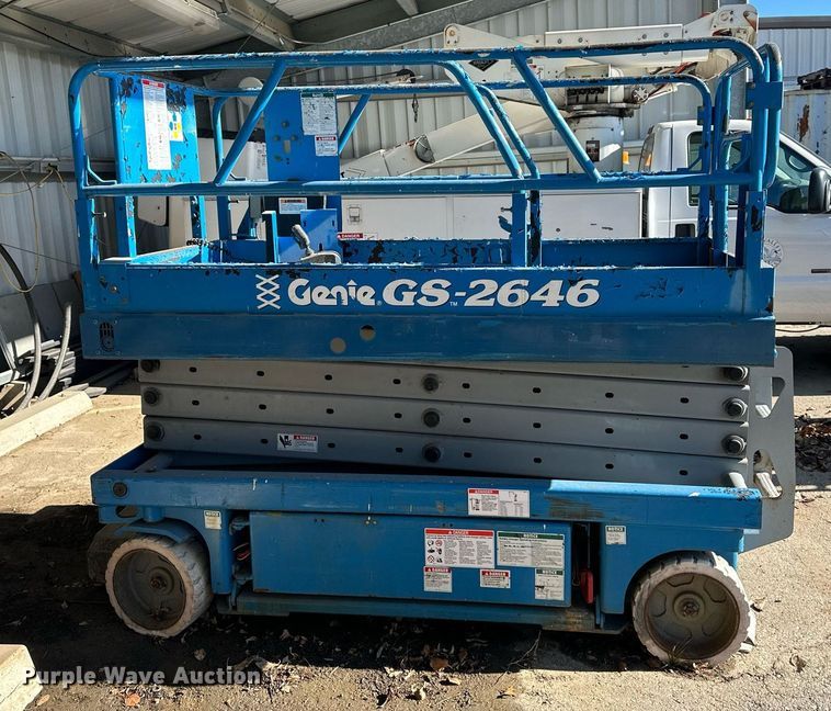 image for item NL9274 1999 Genie GS2646  scissor lift