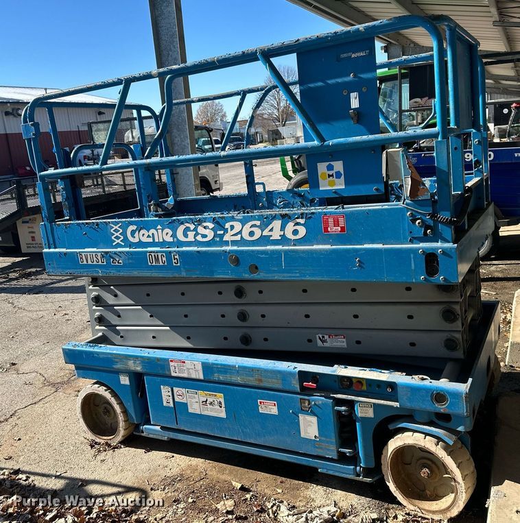 image for item NL9274 1999 Genie GS2646  scissor lift
