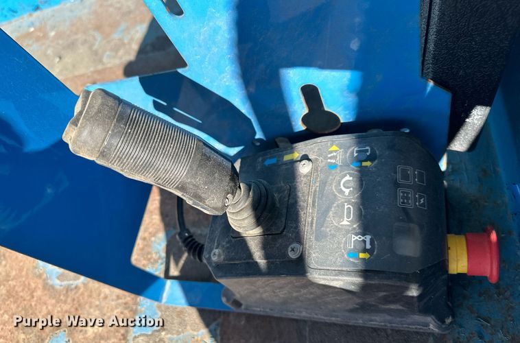 image for item NL9274 1999 Genie GS2646  scissor lift