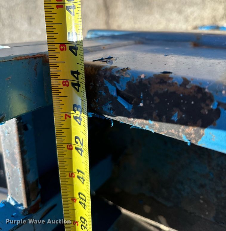 image for item NL9274 1999 Genie GS2646  scissor lift