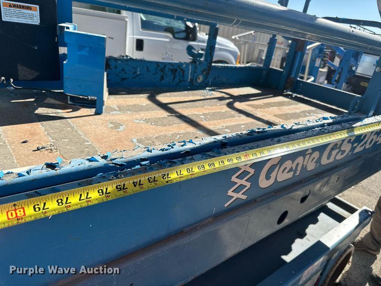 image for item NL9274 1999 Genie GS2646  scissor lift