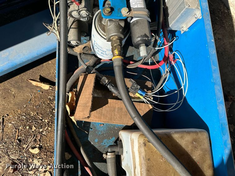 image for item NL9274 1999 Genie GS2646  scissor lift