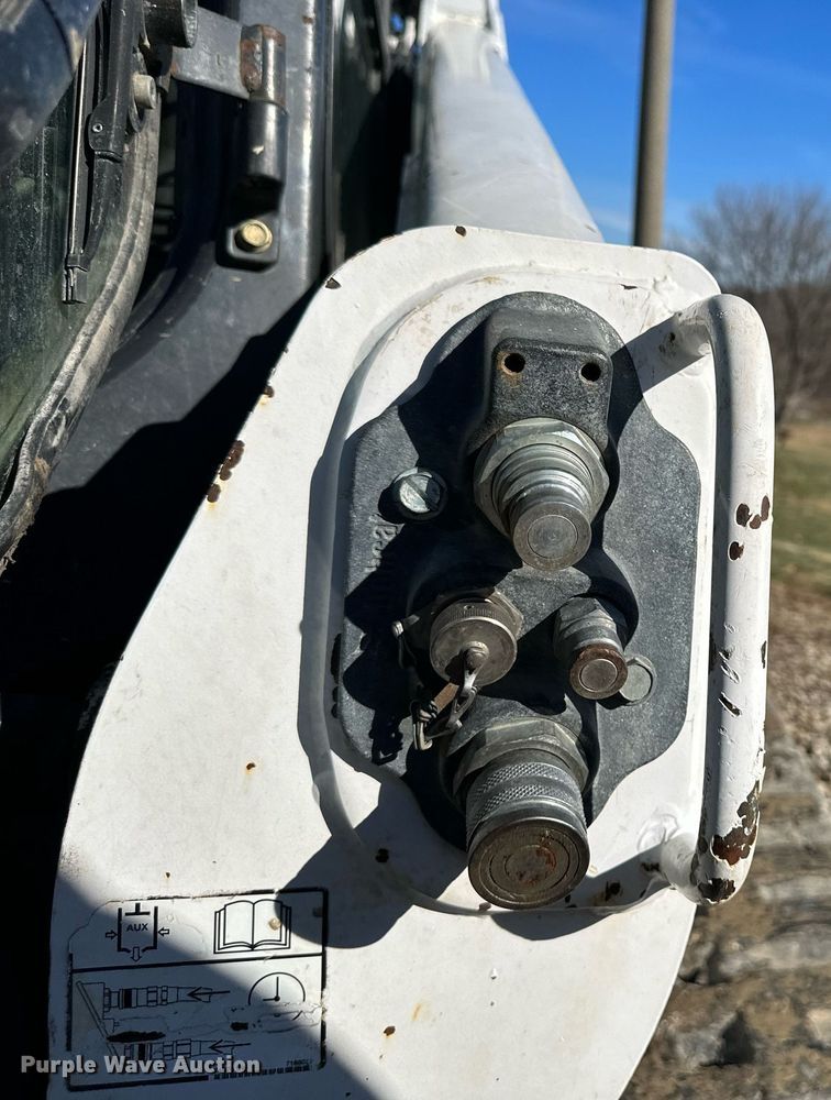 image for item NL9277 2014 Bobcat T770  tracked skid steer loader