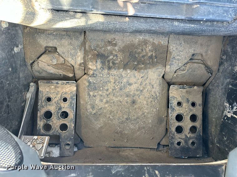 image for item NL9277 2014 Bobcat T770  tracked skid steer loader